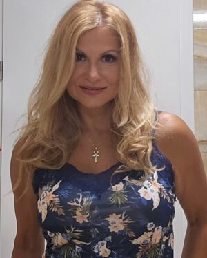 Yvetta Blanarovičová Instagram - Večer @kinolucerna a premiéra dranatu Svatá režiséra @jiristrach s paní herečkou Jiřinou Bohdalovou. Velmi si vážím tvého pozvání a #tesimse #inspiration #film #cinema