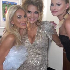 Yvetta Blanarovičová Instagram - Galakoncert @talent_lasophia  setkání s @lesley_bikarova a její úspěchy jsou vždy signalem, že to má smysl. Děkuji za #dresscode @poner_official #concert #goodvibes #talentlasophia