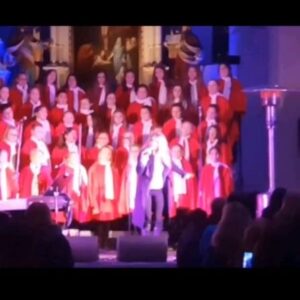 Yvetta Blanarovičová Instagram - Jedeme dál cestou necestou.. zasněženou #😂 #christmas #concert #🎄 #♥️ Dnes @czmestokladno , pak @zlinskoluhacovicko @mesto.opava @orlova @divadlo_pomezi ...#christmas #tour