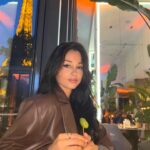 Yvette Monreal Instagram – Olive juice at the Pullman🍸🤎😚✨