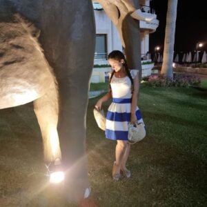 Zaina Barafy Instagram - Happy weekend 💙🧚‍♀️