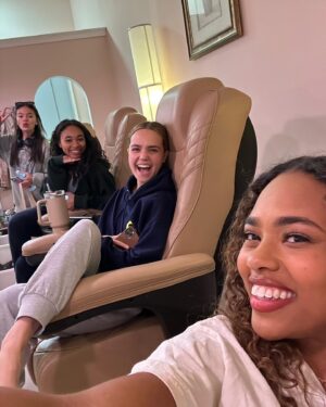 Zaria Instagram - In the name of love🎶
@prettylittleliars season 2❣️