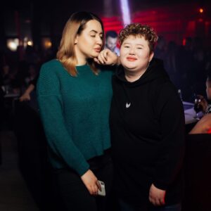 Zarina Golubtsova Instagram - Вот и закончился мой мини отпуск😍💐
Теперь вливаемся в любимую работу❤️