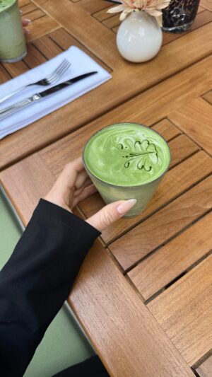 Zarina Golubtsova Instagram - Совсем скоро раскрою все карты по поводу покупки машины, подпишись, чтобы не пропустить 👇🏻