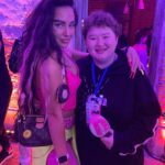 Zarina Golubtsova Instagram - Друзья ,была недавно на вечеринке посвящённой олимпийским чемпионам ,я была в качестве корреспондента )Ходила задавала вопросы знакомилась с людьми и увидела @violetta_chikovani ,клёвый блогер ее скетчи поднимают мне настроение и радуют глаз )а ещё она очень милая и добрая )спасибо Vi