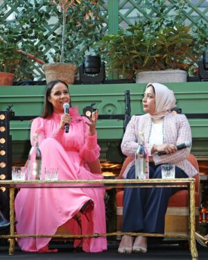 Zawe Ashton Instagram - Behind every great woman…is another great woman.

International Women’s Month has been a time to reflect with nourishing excursions and conversations. 

Thank you to @thecaringfamilyfoundation for this IWD brunch we spent at @annabelsmayfair Such an inspiring sharing about what inclusion truly means with the magnificent trail blazers sultana_tafadar_qc @girlshumanrightshub @jellison22 and my best girl 
@junesarpo 🩷