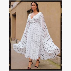 Zawe Ashton Instagram - Fashion packed. @roksandailincic @huishanzhang @emiliawickstead @erdem 

A pleasure to step out to support my friends and the hard work they’ve put in to their wonderful collections and feel the heartbeat of culture in our capital pounding!
A big week of fashion and film intersecting and underneath all the photos and frivolity, statuettes and carpets - it’s about reminding those who need reminding, that the arts are not disposable. 

Also huge shout out to the dedicated street style photographers who take the best shots and are very kind!

#fashionweek