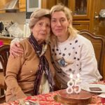 Zeta Douka Instagram - 85 υπέροχα χρόνια για μια υπέροχη γυναίκα , που μας δείχνει κάθε μέρα πόσο σημαντικό είναι να μεγαλώνουμε όμορφα και να χαιρόμαστε τη ζωή παρά τις δυσκολίες της, να μη το βάζουμε ποτέ κάτω και να μετατρέπουμε τα μαθήματα σε χρήσιμη γνώση για όλους. Θεια Τερεζα , είσαι πανέμορφη μέσα κι έξω κι εγώ η πιο τυχερή ανιψιά-κόρη του κόσμου που σε έχω. Σ αγαπώ! ❤️