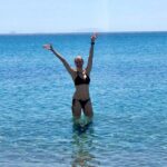 Zeta Douka Instagram - Χρόνια πολλά σε όλους! Ανάσταση στην καρδιά και τα μυαλά μας 🙏🏻🦋 #easter #astypalaia #family #friends