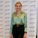 Zeta Douka Instagram - Χθες συμμετείχα στο 2ο Φεστιβάλ Αλήθειας που διοργανώθηκε με μεγάλη επιτυχία από το Νικόλα Σμυρνάκη στο Πολιτιστικό κέντρο του Δήμου Μοσχάτου. Είχα την χαρά να συνευρεθώ με σπουδαίους ανθρώπους, ο καθένας από τους οποίους , καταθέτοντας την αλήθεια και τις αξίες που διέπουν τη ζωή του, Προσθέτει ενα σημαντικό Κομμάτι στο παζλ της προσφοράς στην κοινωνία. Είναι τεράστια χαρά να συναντάς ανθρώπους με τους οποίους μπορείς να συμπλεύσεις, Να ονειρευτείς και να ξεκουράσεις την ψυχή σου. Τα έσοδα από τις πωλήσεις των βιβλίων του @nicolasmyrnakis , Διατέθηκαν για την ενίσχυση του @ioannapaliospiroufoundation . Εις το επανιδείν! @nicolasmyrnakis @paliospirou.joanna @yorgoskaramihos @schoolmarius @ayachak.kastanakis @dimitrisdimitriadis_ @alexandra_bounatsa #festival #truth #love #happiness #values #principles #respect