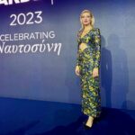 Zeta Douka Instagram - Είχα την τιμή και την χαρά να παρουσιάσω ακόμη μία χρονιά την 31η απονομή των βραβείων Amver που διοργάνωσε το Propeller Club Port of Piraeus, στις ναυτιλιακές εταιρείες και τα πλοία που συνέβαλαν στην διάσωση ανθρώπων την χρονιά που μας πέρασε. Σε μια άκρως λαμπερή βραδιά, είχε την τιμητική της η «Ναυτοσύνη», το σύνολο δηλαδή των υψηλών αξιών και ικανοτήτων , του φιλότιμου και της αλληλεγγύης , της ανθρωπιάς και του σεβασμού, που πρέπει να έχουν οι άνθρωποι που εργάζονται στη θάλασσα αλλά και γενικότερα. Συγχαρητήρια για την άψογη διοργάνωση κι εύχομαι και του χρόνου , με ακόμα μεγαλύτερα επιτεύγματα! Ευχαριστώ πολύ τον πρόεδρο του Propeller club , Κωστή Φραγκούλη ( @costisfrangoulis )και το διοικητικό συμβούλιο (ιδιαιτέρως την Ά Αντιπρόεδρο @danaebezantakou) για την εμπιστοσύνη ακόμη μια χρονιά Ευχαριστώ την υπέρλαμπρη Χρυσάνθη Στεφάνου (@chrysanthi__s )για τον -πάντα- καλό κι ενθαρρυντικό της λόγο Τέλος, ευχαριστώ την αγαπημένη μου θεία Τερέζα, που δέχτηκε να με συνοδεύσει , Και έκανε θραύση με την εμφάνιση και την κομψότητα της 💜 Mua-hair @filippageorgia Dress @giorgiap_fashion #amverawards2022 #propeller #propellerclubpiraeus #ceremony #hostess