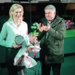 Zeta Douka Instagram - Ποιος είναι ο λόγος να θαυμάζεις μια γυναίκα; Η Δύναμή της, Η τόλμη της, Η ανθεκτικότητα της, Η αυτοθυσία της για έναν μεγάλο σκοπό, Η Υπεράσπιση των δικαιωμάτων της και των δικαιωμάτων άλλων γυναικών , Η Επιμονή της να πηγαίνει κόντρα στο κατεστημένο όταν αυτό όχι μόνο την δυσκολεύει αλλά επί της ουσίας την κακοποιεί; Είναι όλα! Και μπορεί στην πορεία των χρόνων να άλλαξαν κάποια από τα παραδοσιακά πρότυπα των ρόλων και ολοένα και περισσότερες γυναίκες να βρίσκονται στη πρώτη γραμμή λήψης αποφάσεων που αφορούν την παγκόσμια κοινότητα, ο αγώνας ομως για ουσιαστική ισότητα ειναι μακρύς κι οφείλει να συνεχιστεί. Οι σύγχρονες κοινωνίες μόνο να κερδίσουν έχουν αν μας εμπιστευτούν και μας αγκαλιάσουν όπως μας αρμόζει. Ευχαριστώ το Ενιαίο Παράρτημα Νέας Ιωνίας, Νέας Φιλαδέλφειας-Νέας Χαλκηδόνας, Ηρακλείου και Μεταμόρφωσης (Ν.Ι.Φ.Η.Μ.) της Ελληνικής Αντικαρκινικής Εταιρείας (Ε.Α.Ε.) για το τιμητικό βραβείο ανήμερα της παγκόσμιας ημέρας της γυναίκας. Ευχαριστώ για τα υπέροχα λόγια, τις ζεστές αγκαλιές και την αγάπη σας . Θα τα ξαναπούμε σύντομα! Φωτογραφίες : Παναγιώτα Σούγια #internationalwomensday #womenempowerment #womensupportingwomen #equality