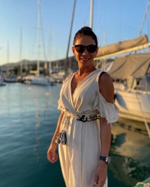 Zeynep Beşerler Instagram - Karar veremedim bu seferde boyle olsun🧐 @ikikizcom ♥️ #wednesday #sunset