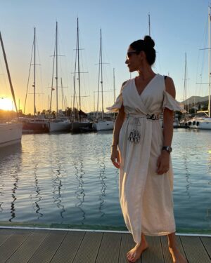 Zeynep Beşerler Instagram - Karar veremedim bu seferde boyle olsun🧐 @ikikizcom ♥️ #wednesday #sunset