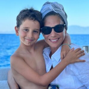 Zeynep Beşerler Instagram - Dört dörtlük kıvama geldim☺️💫Arayan,mesaj atan herkese çok teşekkür ederim ♥️♥️💫 Happy 44th🎂