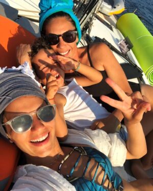Zeynep Beşerler Instagram - Küçük çetemle çok mutluyum 🥰 @deryabeserler5 #keremicgoren #summer2020 🧿♥️