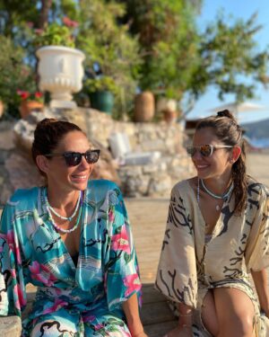 Zeynep Beşerler Instagram - Geldi gönlümün efendisi 🤣🤣🤣 @deryabeserler5 Hos geldin kardeshim♥️ #summer2020
