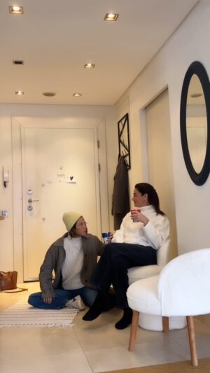 Zeynep Beşerler Instagram - Dedikoduya giriş şeklimiz😄 (Dedikodu dediysek istihbarat paylaşımı🤭)