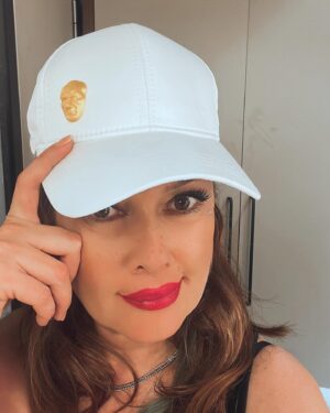 Zeynep Gülmez Instagram - Atatürk şapkaları linki - profilimde 
@blueeyes_ataturk