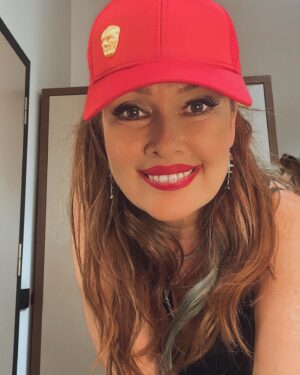 Zeynep Gülmez Instagram - Atatürk şapkaları linki - profilimde 
@blueeyes_ataturk
