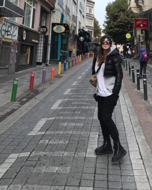 Zeynep Kumral Instagram - Ekim… ☂ 

📷 @selendomac