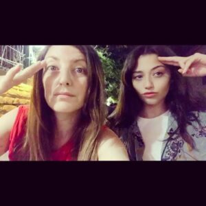 Zeynep Kumral Instagram - Kayra’yı özlemek...🦧

#tbt❤️