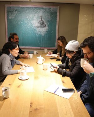 Zeynep Ozbatur Atakan Instagram - Dünden bugüne #tbt... Yaklaşan @kisafilmplatformusabancivakfi günleri ve ödül töreni için dün tüm saha çalışmalarımızı yaptık. Etkinliğin gerçekleşeceği her mekan tek tek gezildi ve her türlü detay düşünüldü, notlar alındı... Pazar günü finalist kampımız başlıyor, pazartesi market etkinliği, salı buluşmalar ve çarşamba ödül töreni... Bütün bir yıl bu projeye çalışıyoruz, adeta gözümüzün bebeği... O yüzden heyecan dorukta🙏🧿 #kisafilmuzunetki #hayat