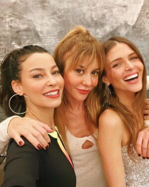 Zeynep Özder Instagram - ✨✨✨New Year Party✨✨✨ @weactco @meltemkaraata