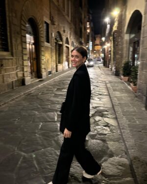 Zeynep Özder Instagram - 🖤🖤🖤