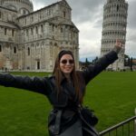 Zeynep Özkaya Instagram - Tabii ki beklenen Pisa pozu çekildi🙈🫶🏻🤸🏼‍♀️