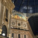 Zeynep Özkaya Instagram - Aylardır beklediğim Milano tatilimiz başlamış bulunmakta🤓 İlk durağımız tabii ki Duomo di Milano çok güzelsin be❤️🇮🇹 Çantayı, deri ceketi ve atkımı soranlar için postta etiketledim sanırım #reklam yazmam gerekiyor😅