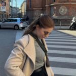 Zeynep Özkaya Instagram - Milano özeti niteliğinde bir reel geldi🤍1,5-2 günde keyifle gezebileceğiniz ufak bir şehir gidecekler için önemli turistik yerleri aşağıda yazıyorum kısacık bir sürede rahatlıkla bitirirsiniz✨ 🫶🏻Duomo di Milano-Katedral, Roof ve Duomo müzesi 🫶🏻Galleria Vittorio Emanuele 🫶🏻 Santa Maria delle Grazie Kilisesi- Son Akşam Yemeği freski (uzun zaman önceden bilet alınmalı) 🫶🏻Sforzesco Kalesi 🫶🏻Navigli-Kanal Turu ve Aperitivo 🫶🏻GAM-Galleria Arte Moderna 🫶🏻Daha uzun vaktiniz varsa günübirlik Como veya Venedik turu da ekleyebilirsiniz