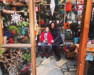 Zeyno Eracar Instagram - Yine mi güzeliz
  Yine mi 💐