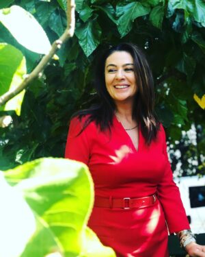 Zeyno Eracar Instagram - Adana retrosu etkileri