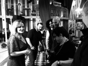 Zeyno Günenç Instagram - #tbt❤️ @dadasalonkabarett @okanbayulgen @selinatasoy 💫⭐️