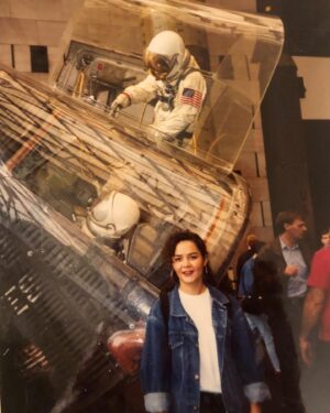 Zeyno Günenç Instagram - 1991 Washington D.C Air Space museum ve Beyaz Saray(o zamanlar belli yerleri ziyaret edilebiliyordu) #tbt 👉🏻slide🙌🏻