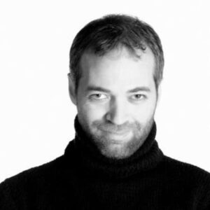 Zeyno Günenç Instagram - ah Yunuscum...ne çok anı ne çok kahkaha...seni hep bu her an espri patlatmaya hazır muzur halinle hatırlayacağım temiz kalpli çocuk ruhlu arkadaşım...