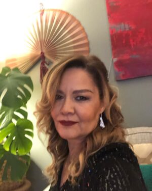 Zeyno Günenç Instagram - 💜🥰🎈🧚‍♀️