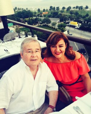 Zeyno Günenç Instagram - sen gideli tam 1 yıl oldu canim babam…♥️🙏🏻
seni çok özlüyoruz.nurlar içinde yat…