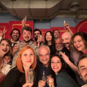 Zeyno Günenç Instagram - sezonun son oyunu hatirasi🫶🏻🩵 @dadasalonkabarett #eglencelicinayetlerkumpanyasisirket