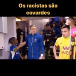 Zezeh Barbosa Instagram - 💔😤 Até quando? Tristíssimo… Via @oespelhodopreto ✊🏾🤎 . . . . #antiracismo #antiracista #racismoestrutural #racismoécrime #racistasnãopassarão #racismoinstitucional #educacaoantirracista #racismonão #racismonao #consciencianegra