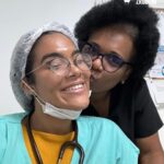 Zezeh Barbosa Instagram – Lindíssimas!!!❤️✊🏾

Parabéns, @rayssafeito , maravilhoso ver você e sua mãe tão felizes…! Contagiante :)

Representatividade importa, sim!!!❤️✊🏾✊🏾✊🏾

Ótima semana pra nós, amoresssss🍀

Via @asnegasdoziriguidumoficial 👊🏾
.
.
.
.
#antiracismo #antiracista #racismoestrutural #racismoécrime #racistasnãopassarão #racismoinstitucional #educacaoantirracista #racismonão #racismonao #consciencianegra