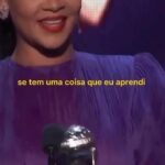 Zezeh Barbosa Instagram - É isso!👊🏾 Escutem a diva, e entendam que enquanto um de nós estiver sofrendo, todo o coletivo sofre junto, infelizmente! Vamos juntos, amoresssss! Ótima semana pra nóssssss🍀❤️💜🧡💛💚💙🖤🤍🤎 Via @poderespretos ✊🏾 . . . . #antiracismo #antiracista #racismoestrutural #racismoécrime #racistasnãopassarão #racismoinstitucional #educacaoantirracista #racismonão #racismonao #consciencianegra