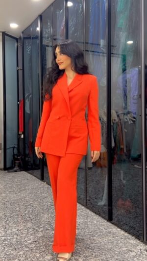 Zhalla Rasul Instagram - 🧡
Makeup & hair done by @yarafaiq 🧡