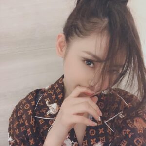 Zhang Tian'ai Instagram - 早点睡 宝剑姑娘