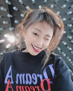 Zhang Tian'ai Instagram - 嗯明天回家啦🧢🕶#backhome