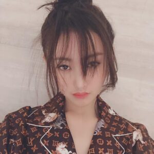 Zhang Tian'ai Instagram - 早点睡 宝剑姑娘