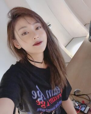 Zhang Tian'ai Instagram - 嗯明天回家啦🧢🕶#backhome