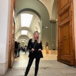 Zhanna Martirosyan Instagram - Забежала намедни в Prado в Мадриде. Сумок Prada, как ни странно, не нашла, но картин потрясающих много. Музей не магазин, конечно, цены здесь побольше)