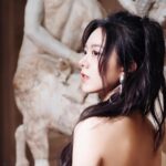 Zhao Jinmai Instagram - 📸🤍在巴黎🤍 @lancomeofficial @MuseeLouvre #lancomexlouvre
